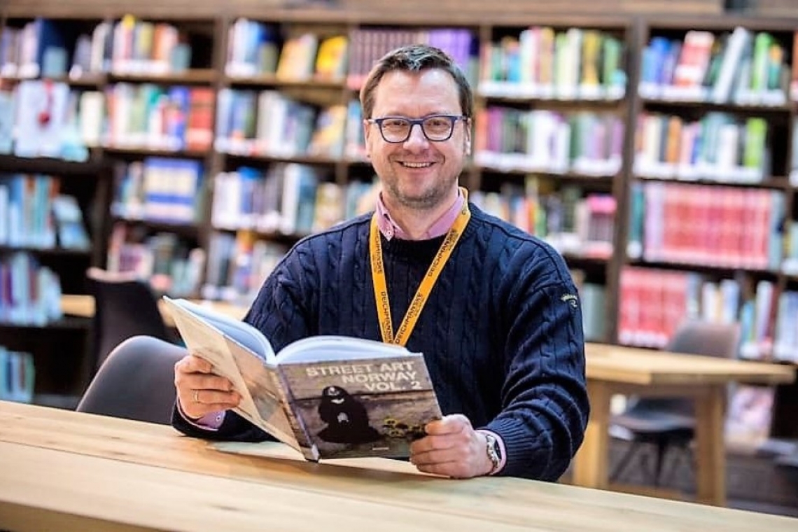 Biblioteksjefen som vaktmester